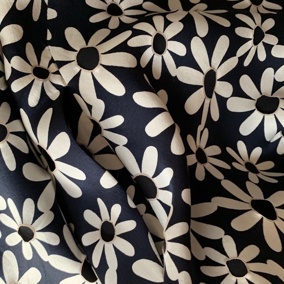Worth • 6 • 100% Silk Navy Daisy Print Dress - Picture 8 of 8